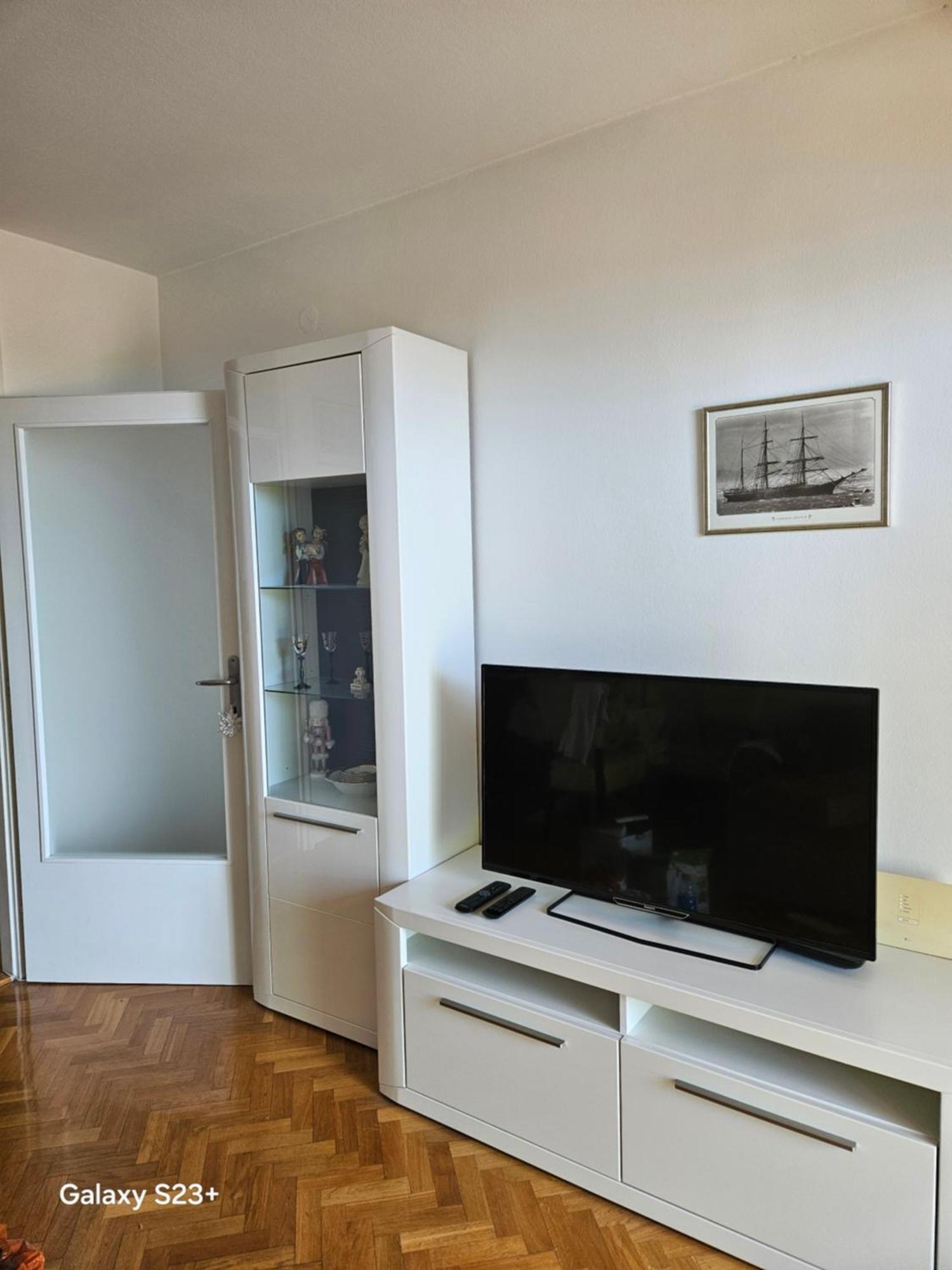 Apartment Jakov Сень Екстер'єр фото