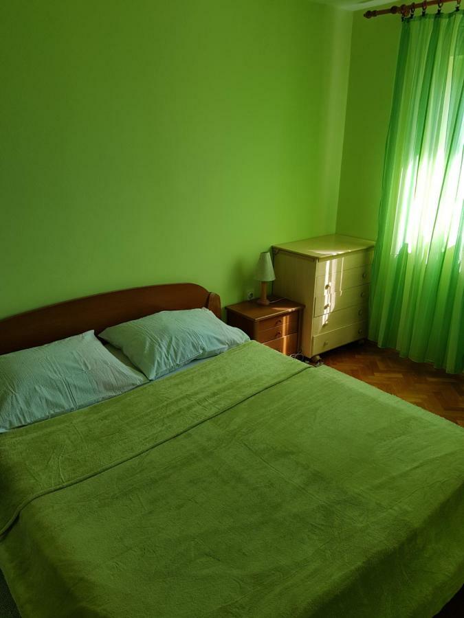 Apartment Jakov Сень Екстер'єр фото