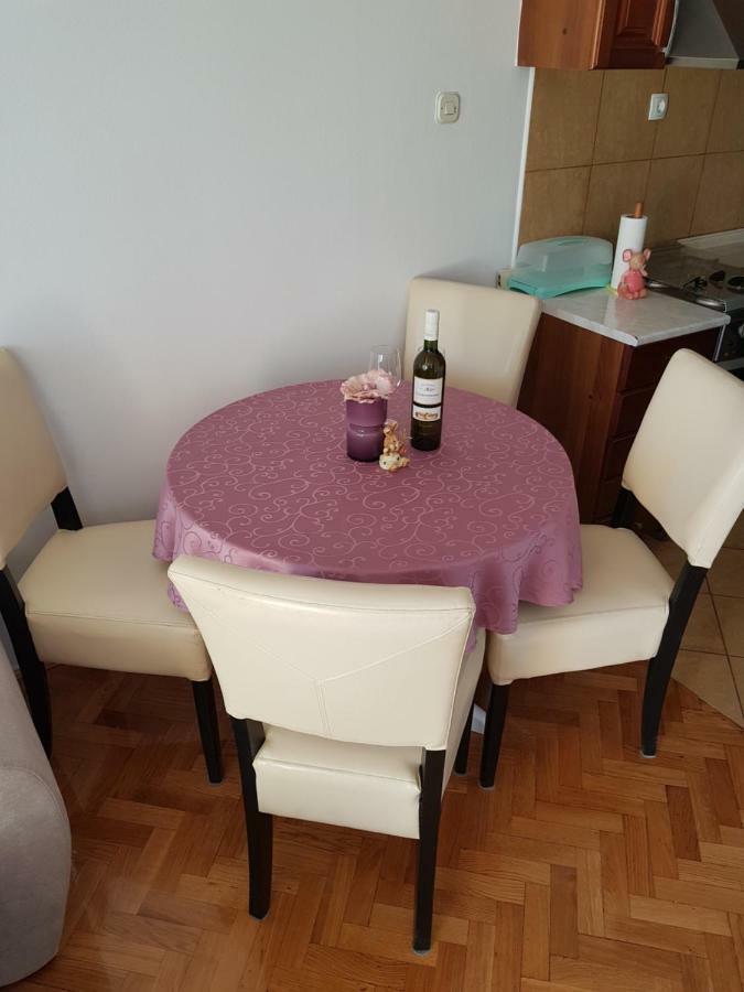 Apartment Jakov Сень Екстер'єр фото